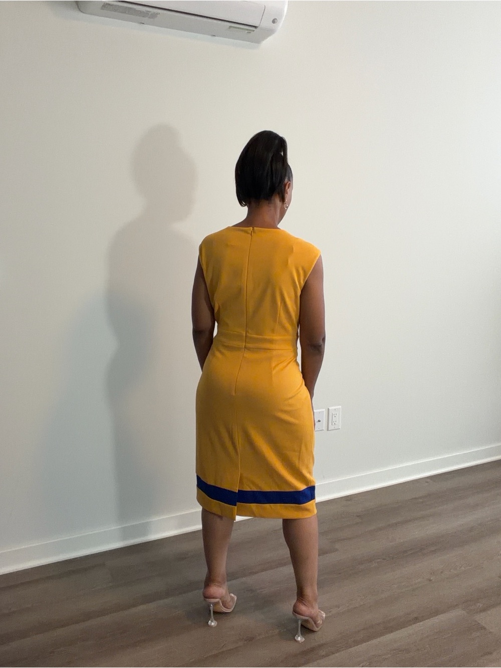 Kasper Mustard Midi Sheath Dress with Navy Band - Picture 3 of 7